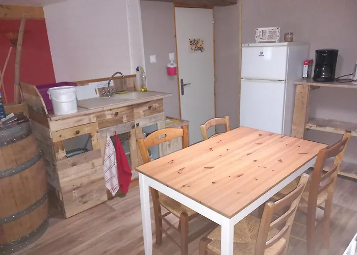 Проживание в семье Hibiscus Ла-Рош-сюр-Йон